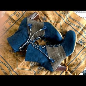 NEW Fluevog Naughty Marietta boot Operetta footbed Navy Blue 9.5 (8.5-9)